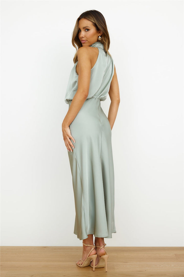 Luzielle Midi – Vestido midi elegante con escote asimétrico para mujer moderna